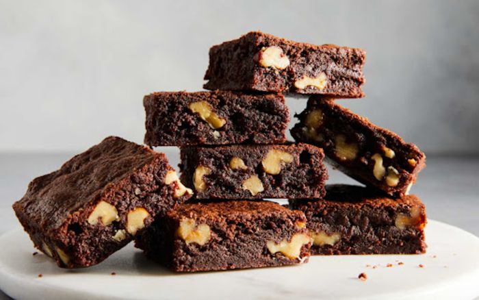 Được nhóm bạn tặng chiếc bánh ngọt, cô gái 19 tuổi không qua khỏi sau khi thưởng thức