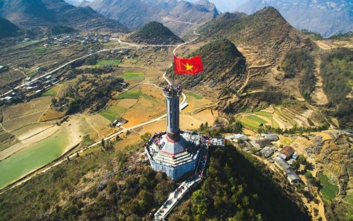 Lạc bước giữa Cao nguyên đá Đồng Văn, nơi đá cũng biết kể chuyện