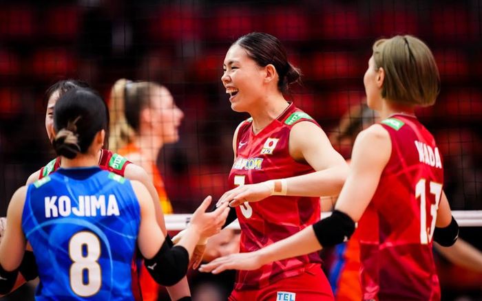 Ngả mũ trước chiến thắng ngược của tuyển Nhật Bản