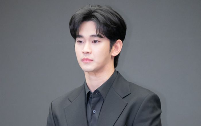 Choáng với 150 bức thư lần đầu được công bố của Kim Soo Hyun