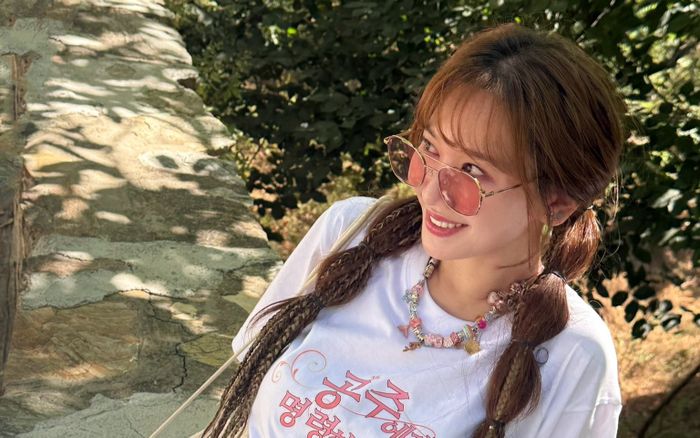 Vợ Trấn Thành công khai đoạn tin nhắn đầy tình cảm với 'người bí ẩn', dân tình dậy sóng