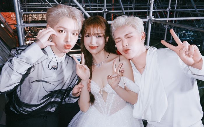 Người hâm mộ nức lòng vì Hòa Minzy, Đức Phúc và Erik khi ủng hộ bà con vùng bão