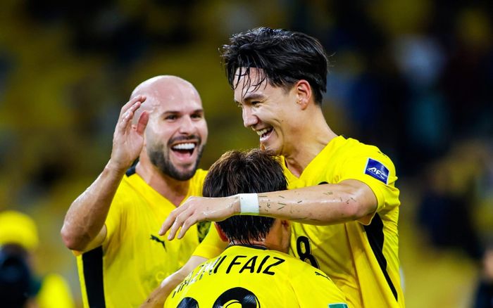 Hai ngôi sao nhập tịch giúp Malaysia thắng nhọc Singapore