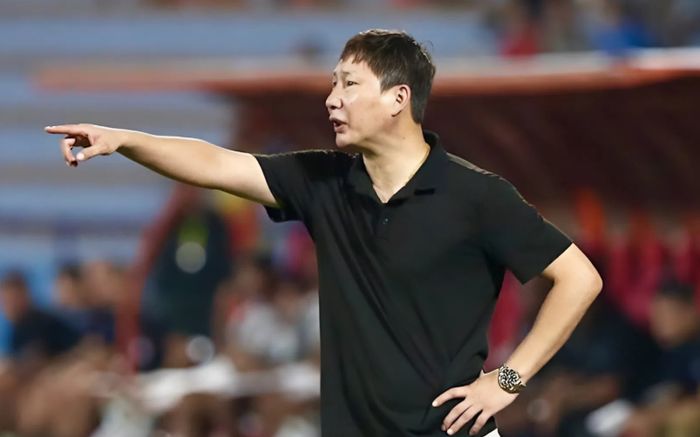 HLV Kim Sang Sik gây thất vọng