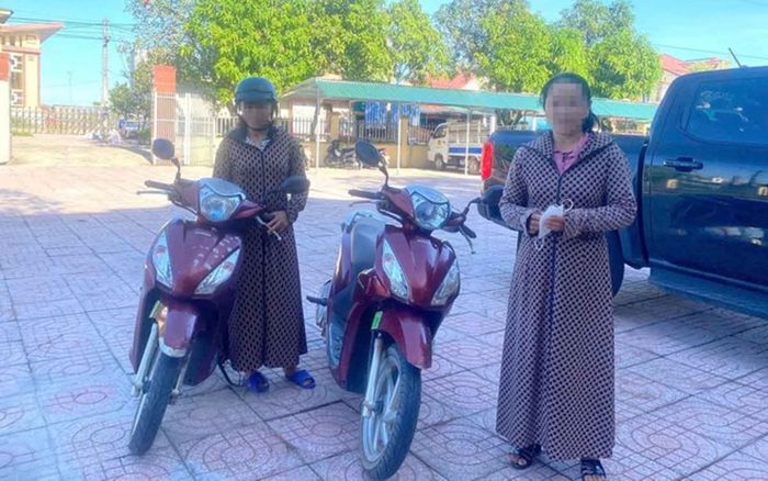 Hi hữu: 2 người phụ nữ cùng tuổi, lấy nhầm xe máy của nhau vì giống hệt