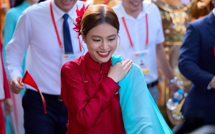 Điểm 10 cho Hoàng Thùy Linh