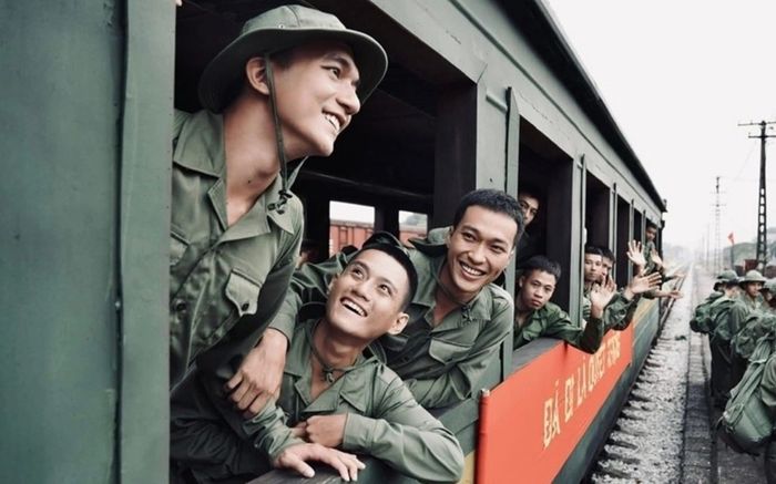 Mưa Đỏ gây xúc động với buổi chiếu đặc biệt