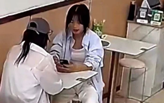 Đến thành phố mới tìm việc, hai cô gái nhận món quà không ngờ từ chủ quán ăn