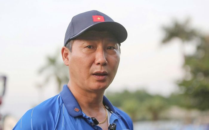Không thể khen HLV Kim Sang Sik
