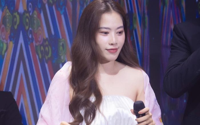 Mạng xã hội 'dậy sóng' vì Nam Em