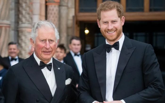 Hoàng tử Harry trở lại Anh, liệu có màn đoàn tụ với Vua Charles III?