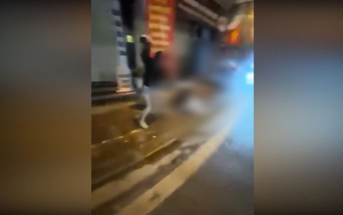 Vì chuyện tình ái, 1 cô gái bị đánh nhập viện, 2 cô gái bị tạm giữ hình sự