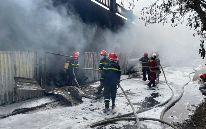 Làm rõ nguyên nhân vụ cháy trên 500 xe máy dưới cầu Vĩnh Tuy