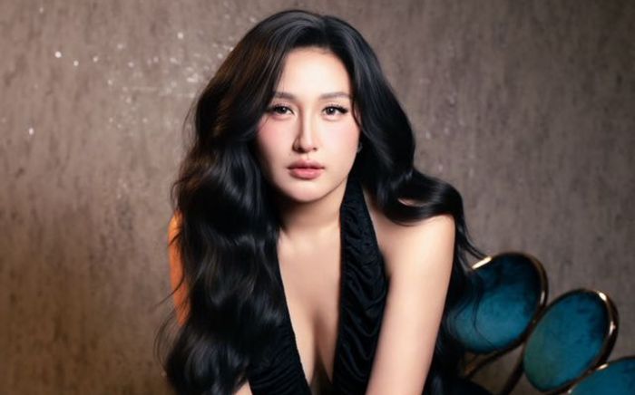 Động thái của Mai Phương Thúy sau khi bị 'soi' chỉnh ảnh cong vênh, méo mó