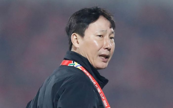 HLV Kim Sang Sik còn kém xa HLV Park Hang Seo