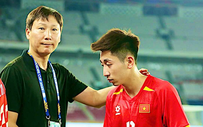 Quá lố bịch khi ngợi ca Malaysia thắng đẹp tuyển Việt Nam