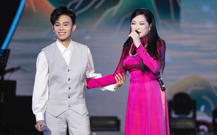 Hồ Văn Cường hát lại ca khúc nổi tiếng của Phi Nhung và Như Quỳnh, khán giả phản ứng mạnh