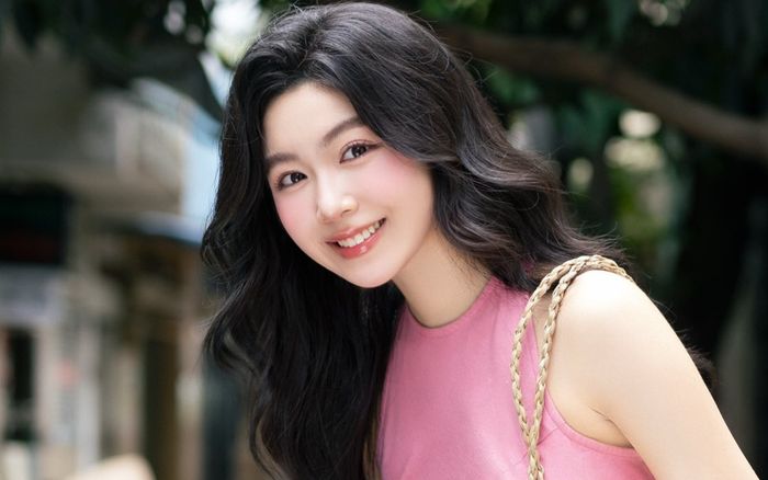 Ảnh quả khứ của con gái MC Quyền Linh gây chú ý