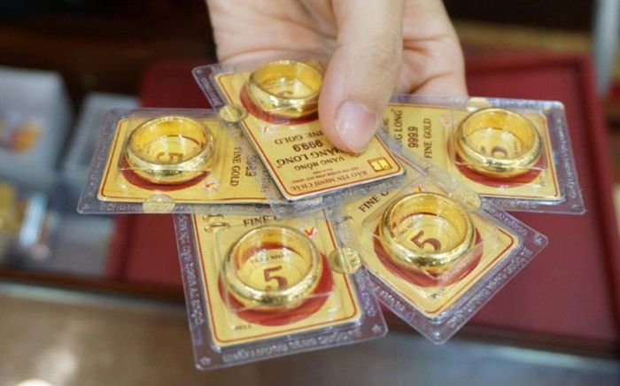 Giá vàng hôm nay (10/1): Vàng nhẫn khiến người mua đối mặt khoảng cách giá ngày càng lớn
