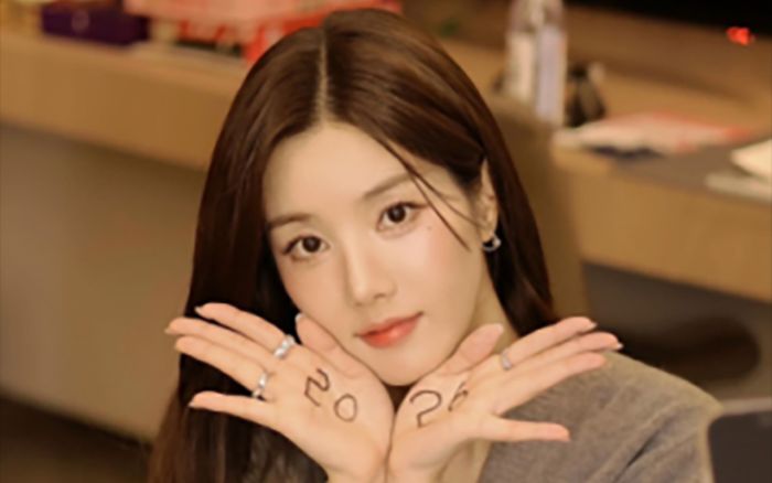 'Nữ thần Waterbomb' Kwon Eun Bi khoe nhan sắc gây xao xuyến