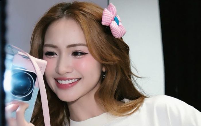 Người đặc biệt đến chung vui cùng Hòa Minzy ở ngày trọng đại