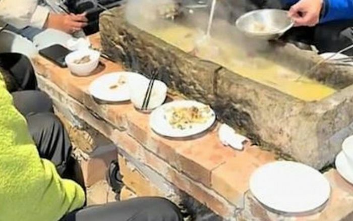 Nhà hàng ra mắt món lẩu máng đá độc lạ, cộng đồng mạng tranh cãi