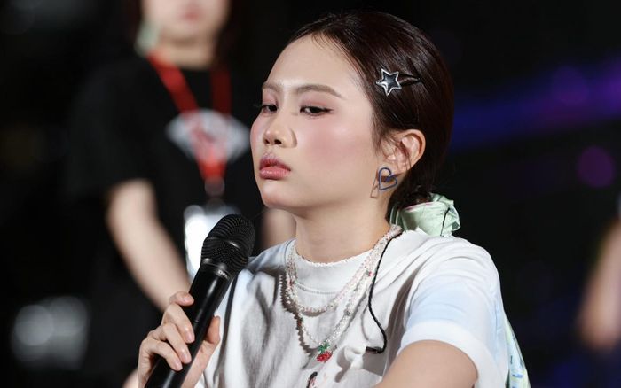 Phương Mỹ Chi 'hết tiền'