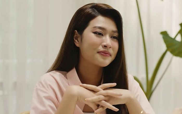 Khán giả phản ứng khi Đoàn Thiên Ân bị nghi chảnh chọe, hất tay fan khi được xin chụp ảnh