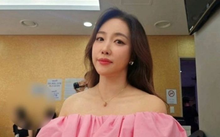 Nữ ca sĩ Sook Haeng phản bác nghi vấn ngoại tình