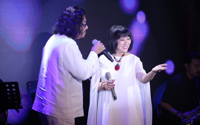 Chồng ca sĩ Cẩm Vân lần đầu tiên ra mắt MV sau 55 năm