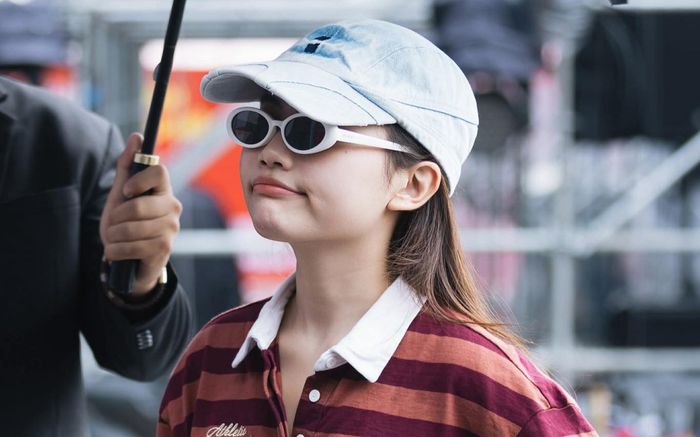 Hành động của Phương Mỹ Chi sau khi nhận quà từ fan gây 'dậy sóng'