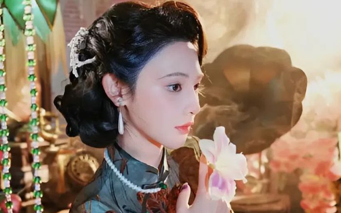 Bành Tiểu Nhiễm diện sườn xám hóa thân thành mỹ nhân dân quốc