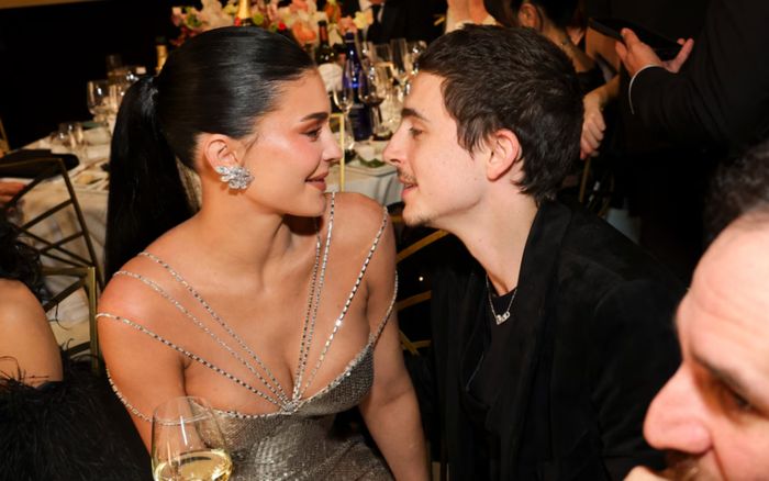 Timothée Chalamet thắng Quả Cầu Vàng, cảm ơn 'bạn đời' Kylie Jenner khi vượt mặt Leonardo DiCaprio