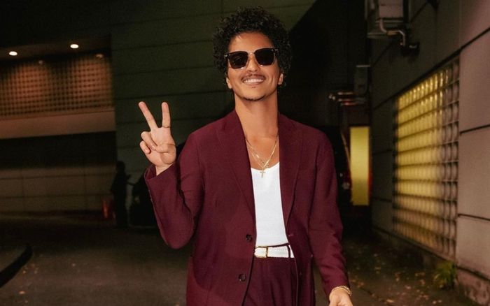 Bruno Mars phá kỷ lục trước thềm tái xuất với album mới sau 10 năm