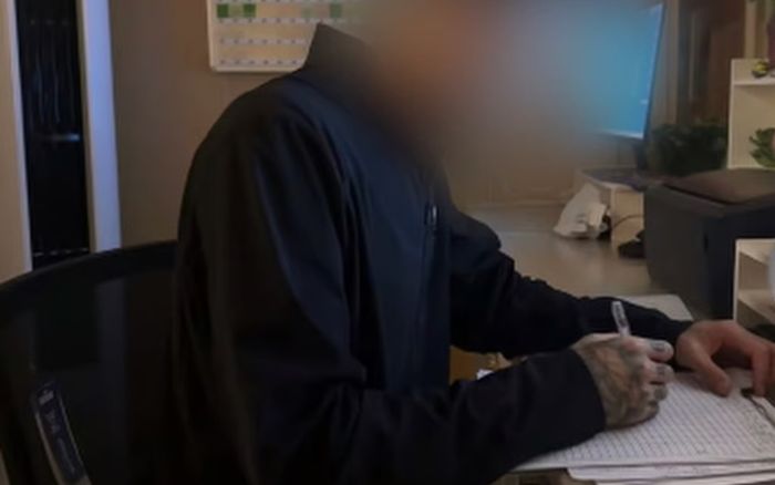 Đăng video khoe bạn trai 'giúp việc' trong ca trực đêm tại bệnh viện, nữ y tá bị đình chỉ công tác