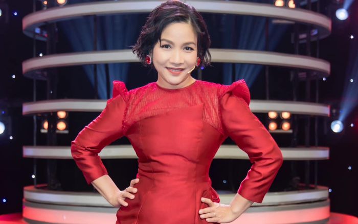 Diva Mỹ Linh công khai đoạn clip năm 18 tuổi, Tóc Tiên và Dương Hoàng Yến ngỡ ngàng