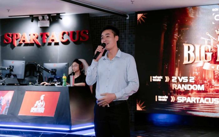 Người đứng sau những bản hit triệu view và chiến lược âm nhạc bền vững