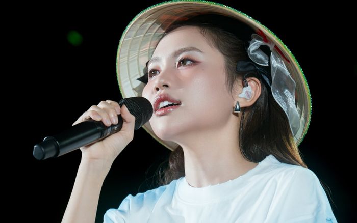 Phương Mỹ Chi đã đúng khi quyết định 'quay xe' phút cuối