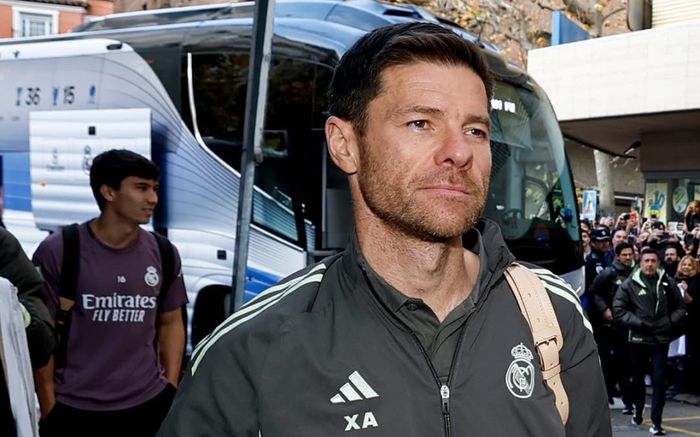 Real Madrid sa thải Xabi Alonso, Arbeloa lên thay