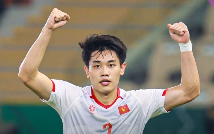 FIFA hết lời ngợi ca tiền đạo Đình Bắc