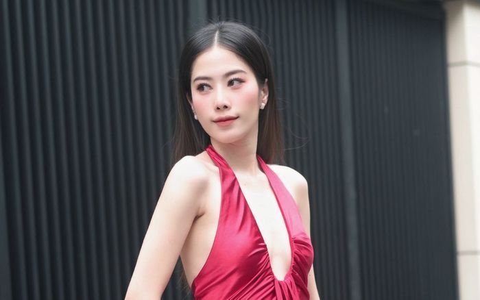 Khán giả ngao ngán khi Nam Em lại chiêu trò trên sân khấu