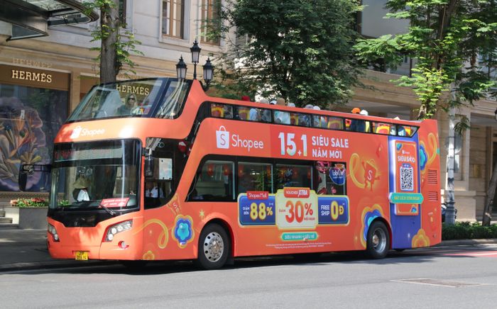 Đón 2026, Shopee “chịu chơi” với bao lì xì khổng lồ phủ sóng khắp phố