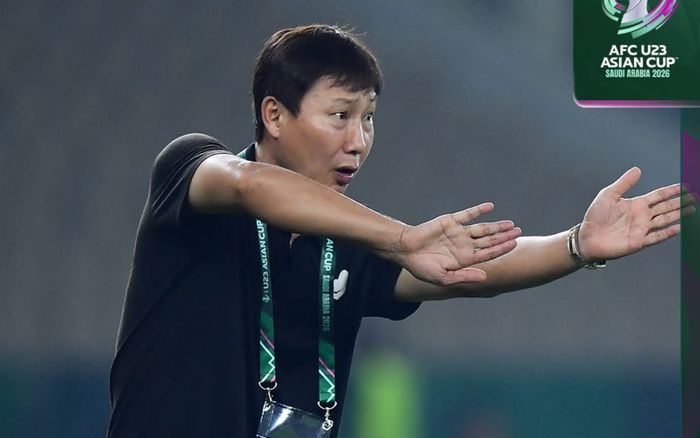 Truyền thông châu Á ngả mũ trước kỳ tích của HLV Kim Sang Sik