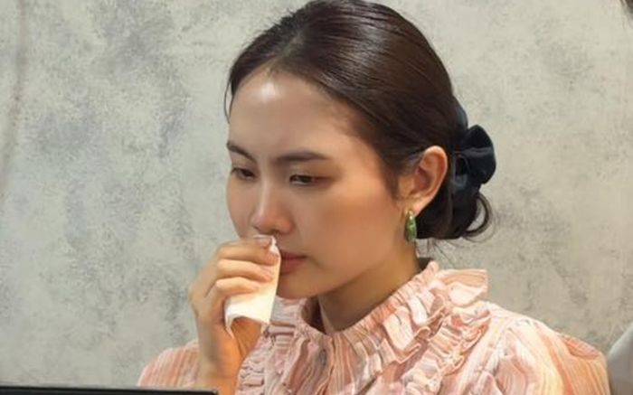 Phương Mỹ Chi bật khóc khi lần đầu làm chuyện này