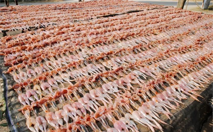 Đặc sản miền Tây nghe tên ngượng đỏ mặt, chấm mắm me ăn cực ngon, cận Tết là đắt hàng