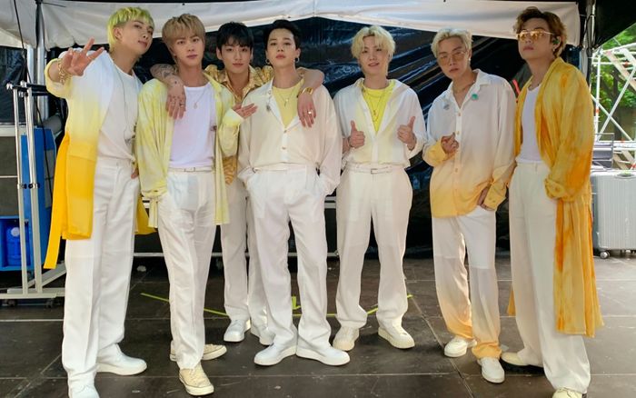 Cộng đồng fan phẫn nộ trước một chi tiết trong world tour của BTS: 'Họ đã phá hỏng tất cả'