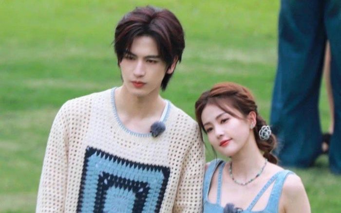 Bạch Lộc vướng nghi vấn hẹn hò với nam diễn viên kém 3 tuổi