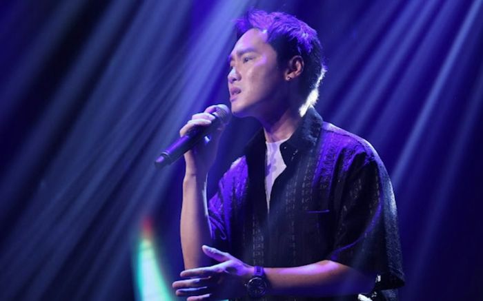 Nam ca sĩ được thả sau 4 năm đi tù, hối hận khi gặp lại mẹ ruột