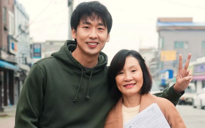 Nghệ sĩ Hồng Đào nhận tin vui từ 'con trai' Tuấn Trần