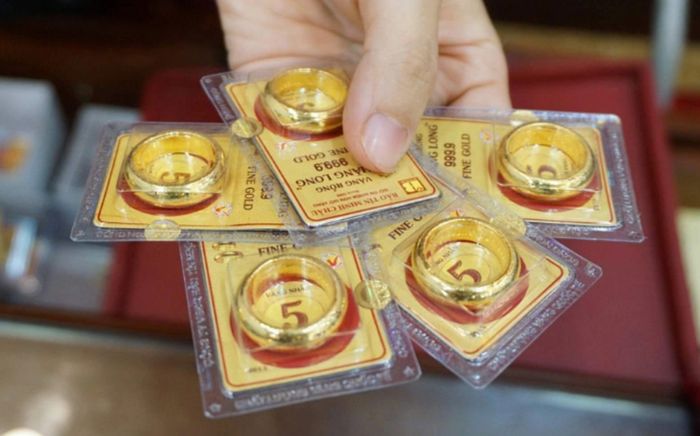 Giá vàng hôm nay (16/1): Vàng nhẫn nóng rực, người mua đối mặt chênh lệch cao